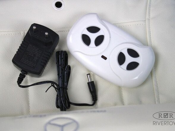 Детский электромобиль Mercedes-Benz 300S Лицензия